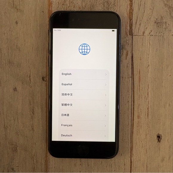 iPhone SE - Picture 6 of 7